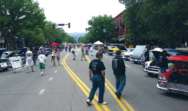 Looking west from the 2500 block
Westside Pioneer photo